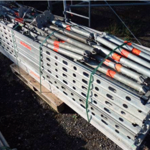 LOT COMPLET DE 200M2 D'ÉCHAFAUDAGE LAYHER UNIVERSEL MULTIDIRECTIONNEL