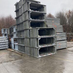 LOT COMPLET DE 80M² ÉCHAFAUDAGE LAYHER FACADIER – OCCASION PROCHE DU NEUF